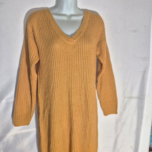 NO COMMENT sweater dress/long sweater, Gold knit in size Medium - Picture 2 of 16